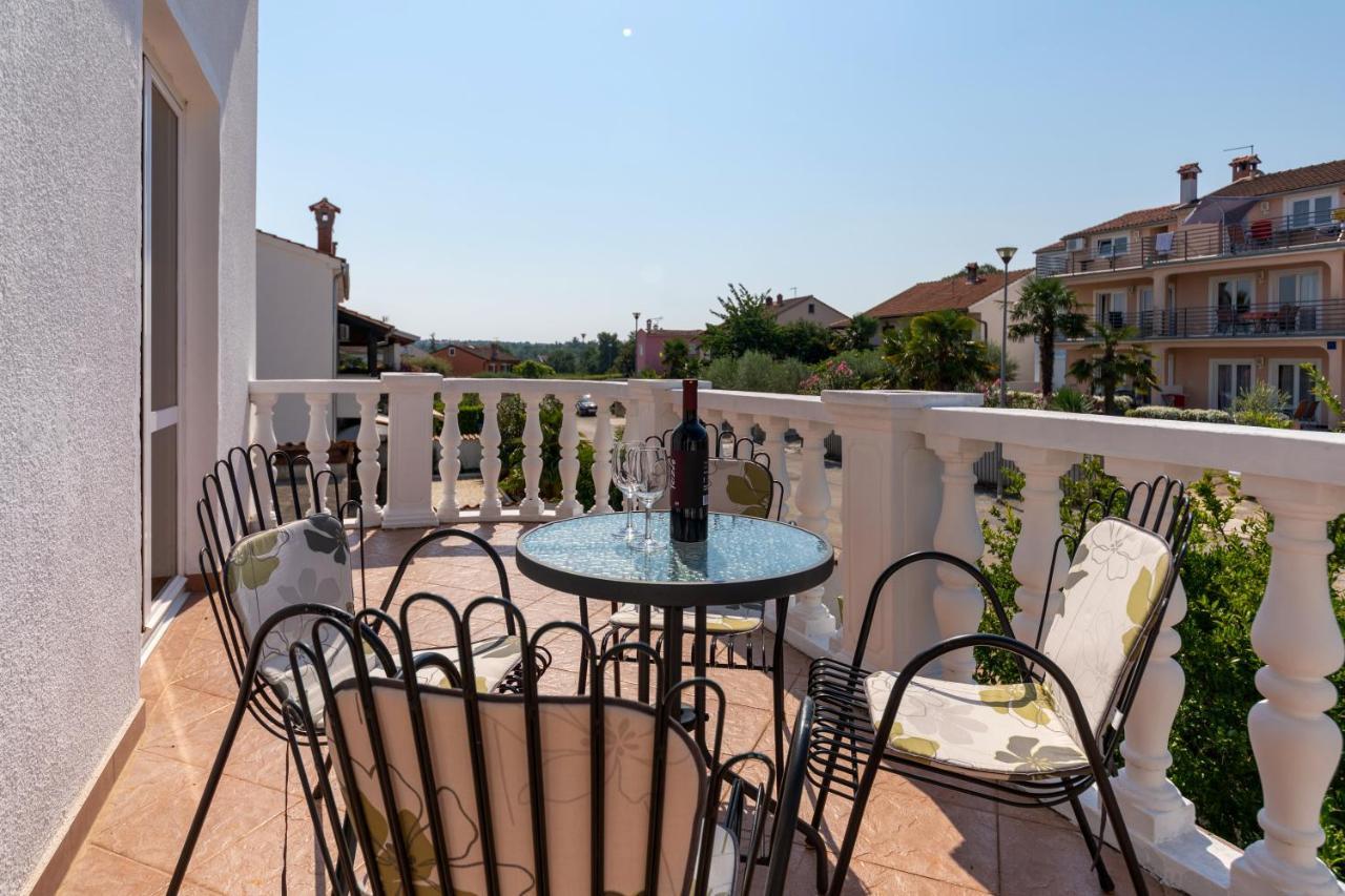 Apartments Oliva Porec Exterior photo