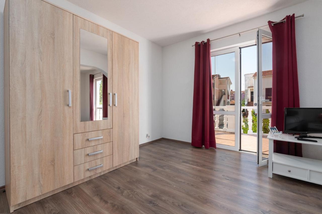 Apartments Oliva Porec Exterior photo