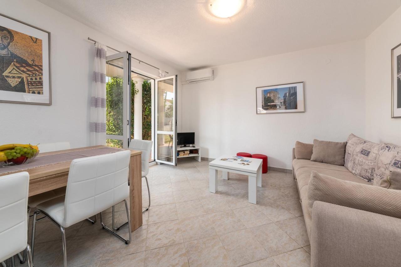 Apartments Oliva Porec Exterior photo