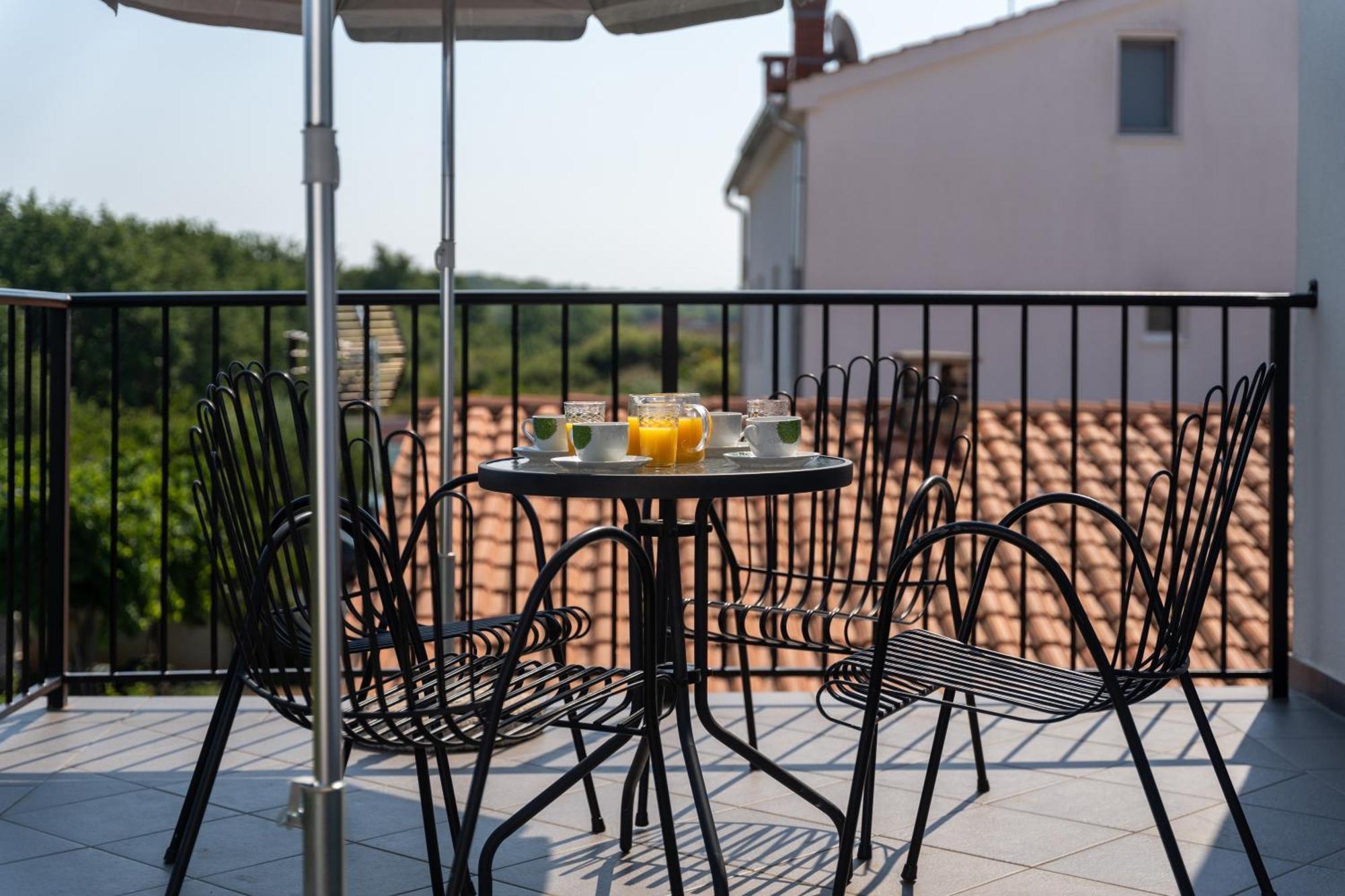 Apartments Oliva Porec Exterior photo