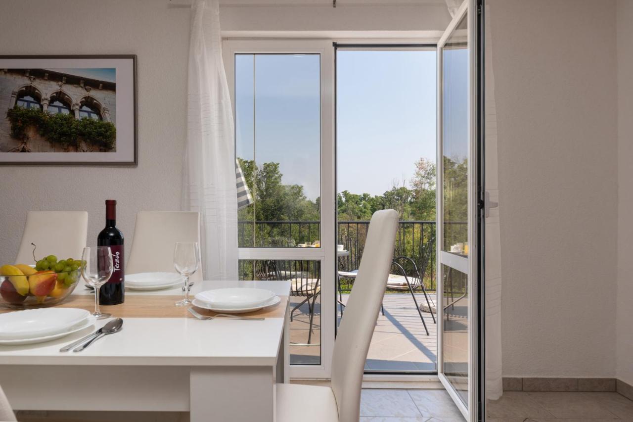 Apartments Oliva Porec Exterior photo